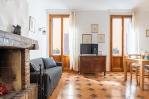 傳統公寓 | 客廳 | LCD 電視