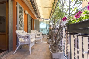 Exterior detail - Residenza Ariosto Depandance (Bologna)