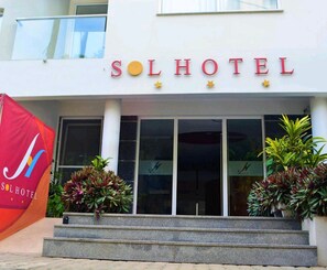 Front of property - Sol Hotel (Praia)