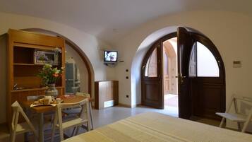 Camera Familiare con Angolo Cottura - Dependance - Altro Edificio | Minibar, Zimmersafe, Schreibtisch, kostenloses WLAN