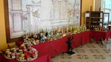 Colazione a buffet inclusa, servita tutte le mattine