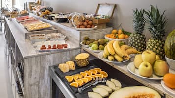 Dagelijks ontbijtbuffet (EUR 8 per persoon)