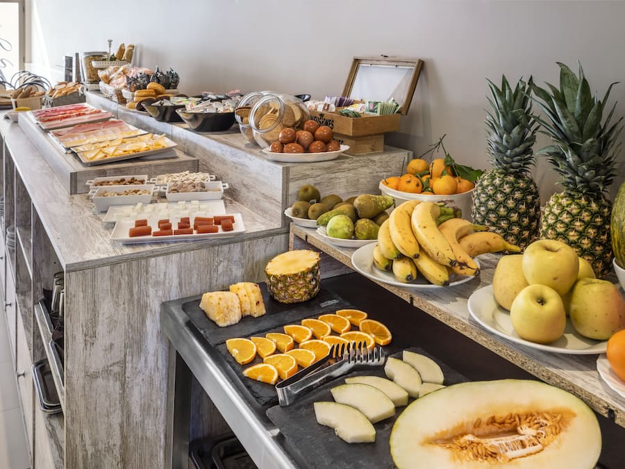 Daily buffet breakfast for a fee