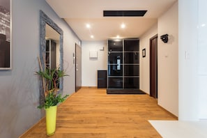 Executive-Apartment, 3 Schlafzimmer | Wohnbereich