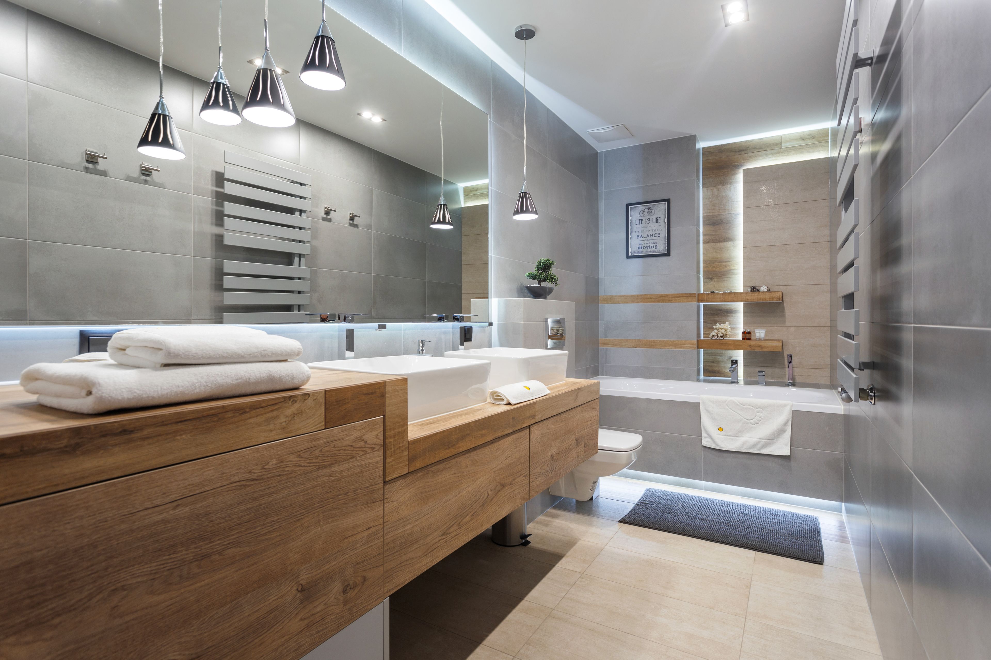 Departamento ejecutivo, 3 habitaciones | Baño | Secadora de cabello, toallas, jabón, shampoo 