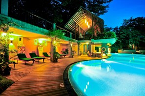 Outdoor pool, open 8 AM to 8 PM, pool umbrellas, pool loungers - Grand Udawalawe Safari Resort (Udawalawa)
