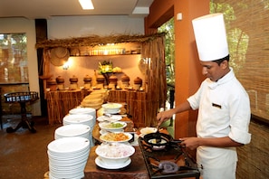 Buffet - Grand Udawalawe Safari Resort (Udawalawa)