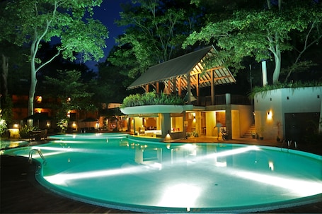 Outdoor pool, open 8 AM to 8 PM, pool umbrellas, sun loungers. Grand Udawalawe Safari Resort