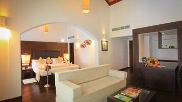 Luxury-Suite | 1 Schlafzimmer, Minibar, Zimmersafe, Verdunkelungsvorhänge