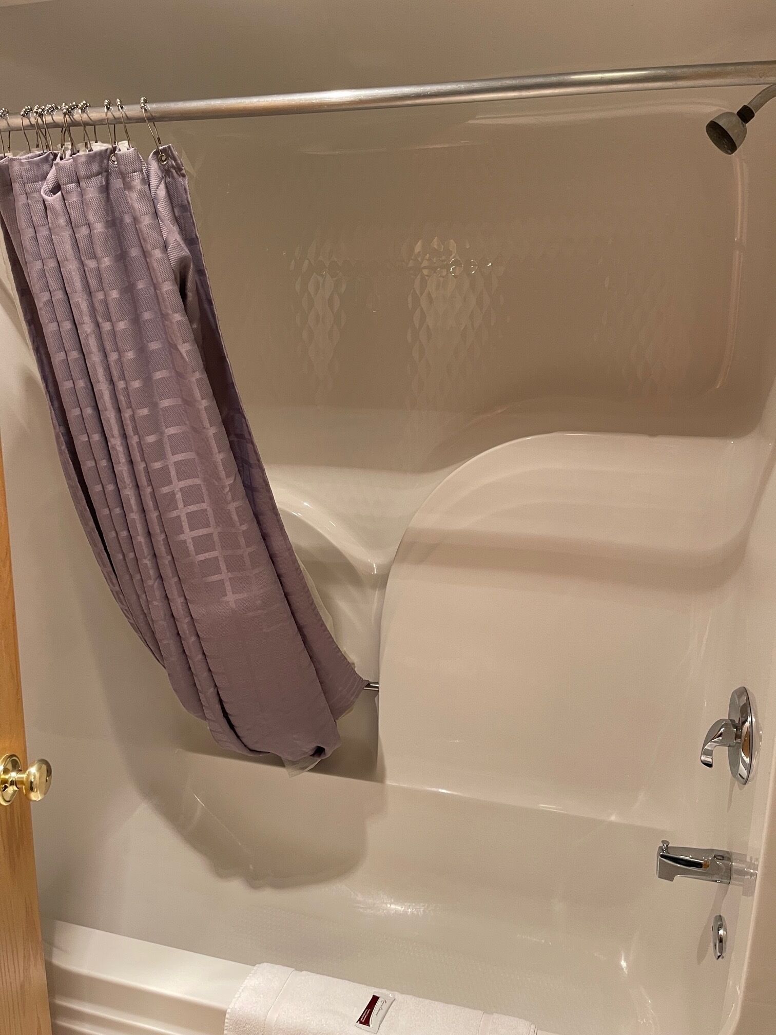 standard room, 2 double beds | bathroom | combined shower/bathtub, hydromassage showerhead, hair dryer, towels