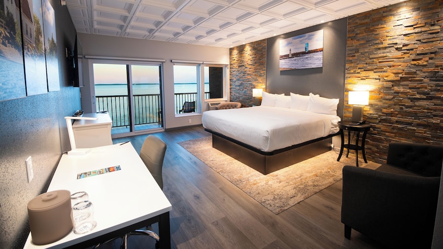 Terrace Bay Hotel