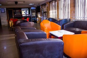 Lounge - Glasshouse Hotel and Suites (Lagos)