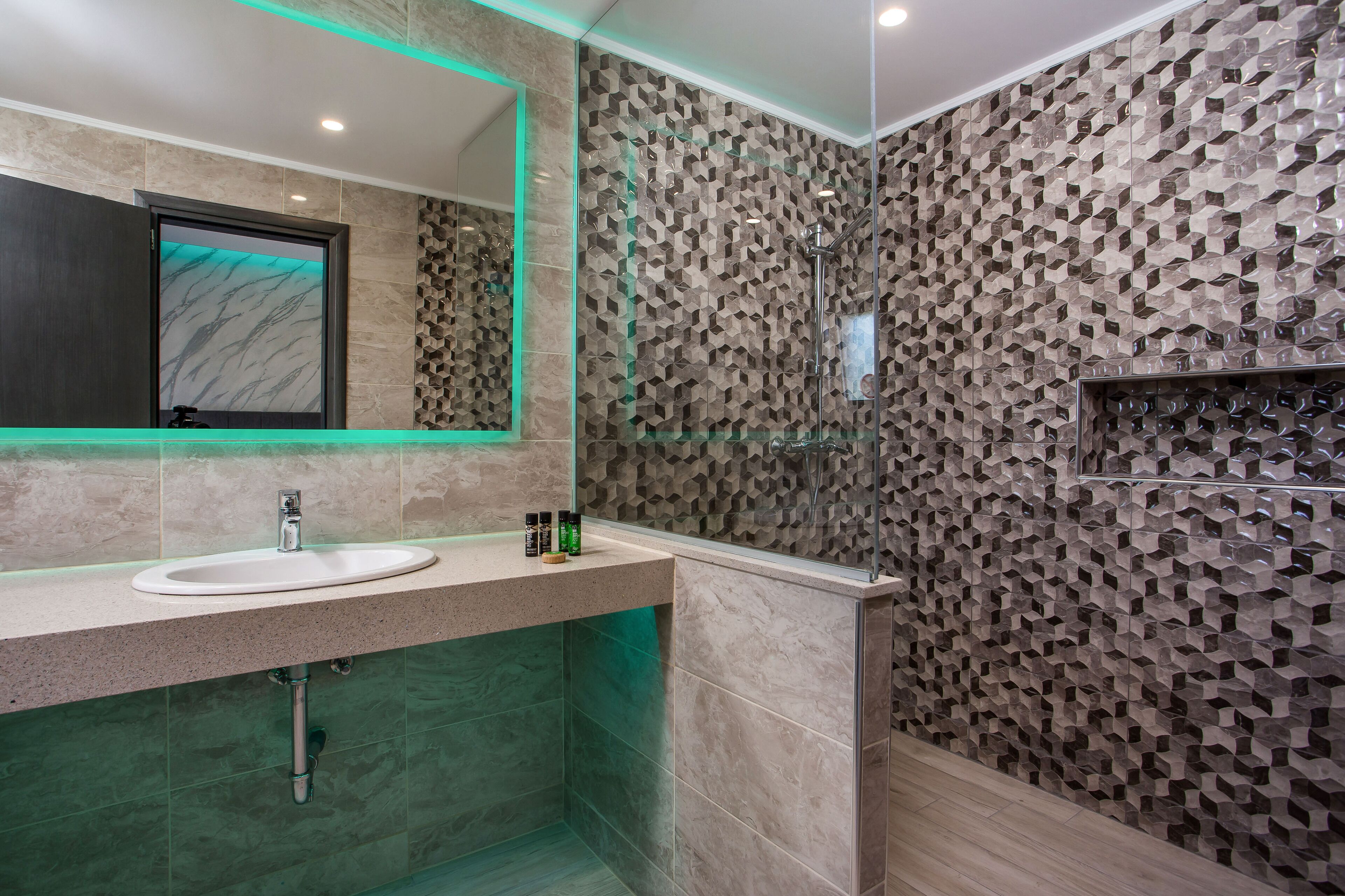 Photo - Platoni Elite