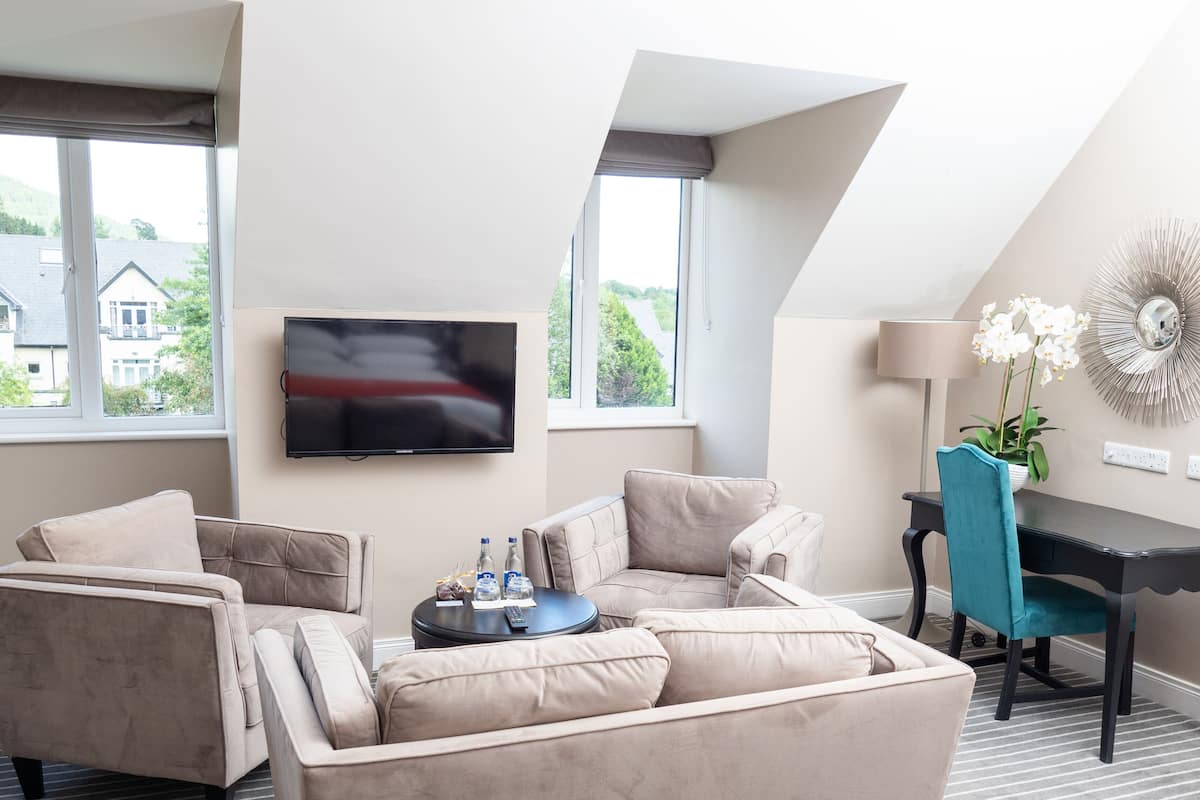 1 bedroom, desk, laptop workspace, iron/ironing board