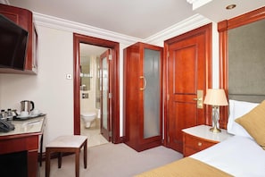 Small Double Room, 1 Large Twin Bed | Bathroom