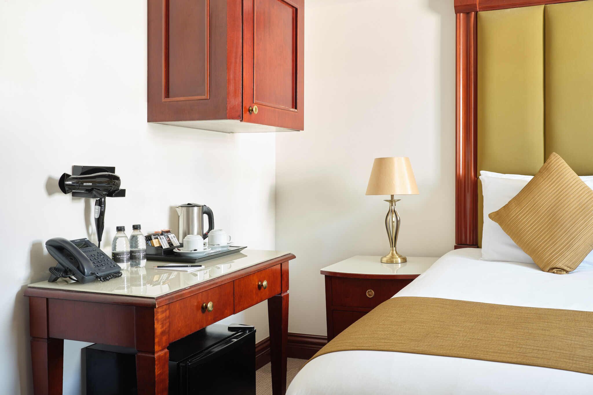 1 bedroom, egyptian cotton sheets, memory-foam beds, in-room safe