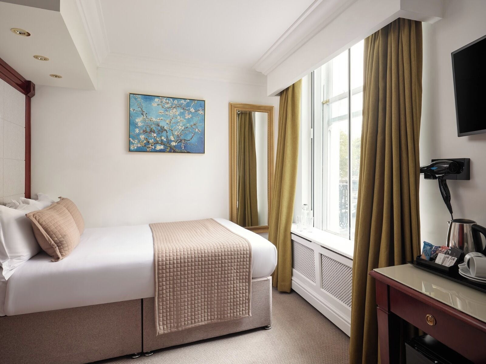 Photo - The Prime London Hotel