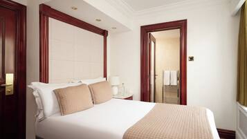 Small Double Room, 1 Large Twin Bed | Egyptian cotton sheets, memory foam beds, in-room safe, desk