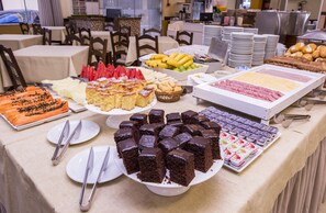 Breakfast buffet - Hotel Itapema Meia Praia (Itapema)