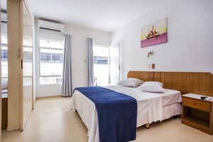 Minibar, escritorio, cortinas blackout y cunas gratuitas 