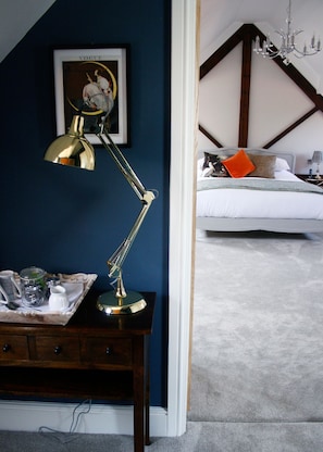 Iron/ironing board, free WiFi - The Manor House at Quorn (Loughborough)