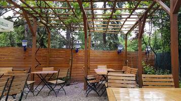 Mittagessen und Abendessen, regionale Küche