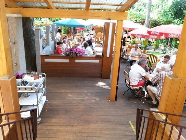 Mittagessen und Abendessen, regionale Küche