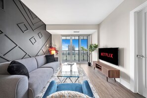 1 bedroom, individually furnished, iron/ironing board, free WiFi - Grand Royal Condos - CN Tower (Toronto)