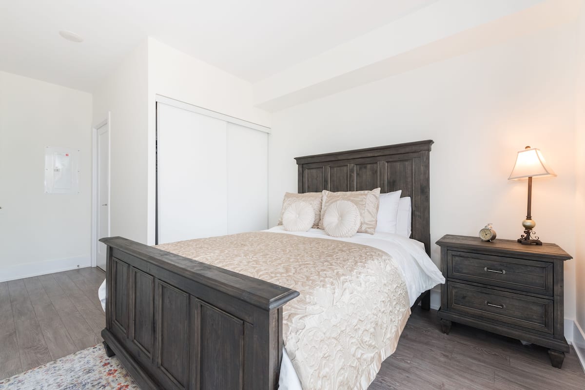 1 bedroom, individually furnished, iron/ironing board, free WiFi