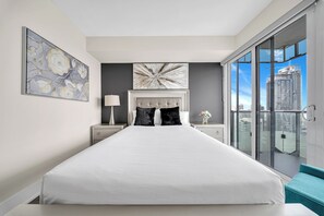 Appart'hôtel Confort, 2 chambres, cuisine, vue ville | 1 chambre, ameublement personnalisé, fer et planche à repasser