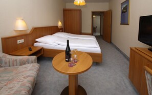 Appartment Rhein 4 Personen | Desk, soundproofing, free cots/infant beds, free WiFi - Aparthotel Pinger (Remagen)