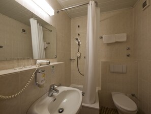 Free toiletries, hair dryer, towels - Aparthotel Pinger (Remagen)