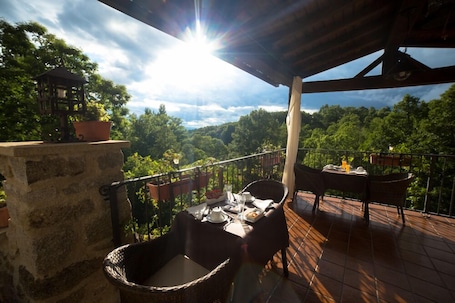 Breakfast and dinner served . Posada Real Ruralmusical
