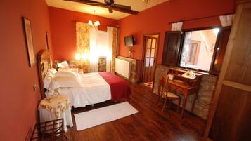 Minibar, in-room safe, individually decorated, individually furnished