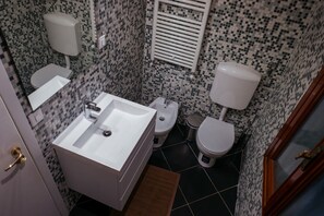 Appartement Familial, 2 chambres | Salle de bain