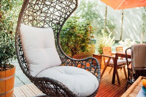 Outdoor dining - myNext - Westbahnhof Hostel One (Vienna)