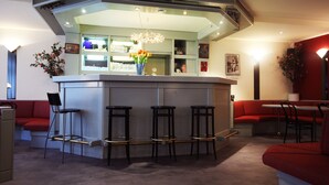 Bar (on property) - myNext - Westbahnhof Hostel One (Vienna)