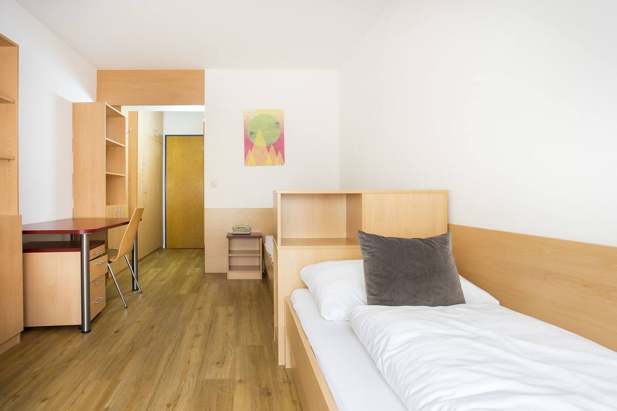 Premium bedding, in-room safe, iron/ironing board (on request)