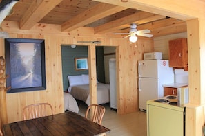 Cottage, 1 Bedroom (Cottage#9) | Private kitchen