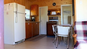Unclassified image, 5 of 20, button - Mashkinonje Lodge (St. Charles)