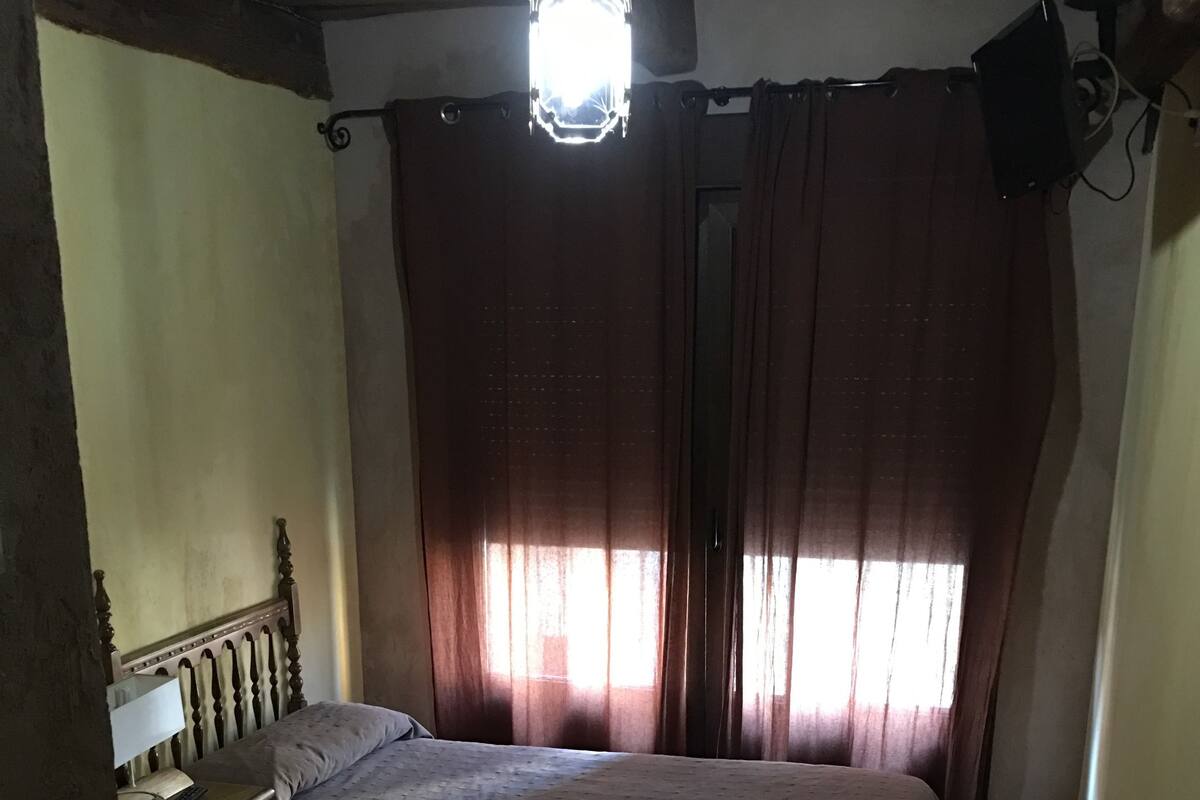 Grand Twin Room, 2 Single Beds | Blackout curtains, free cots/infant beds, rollaway beds, free WiFi