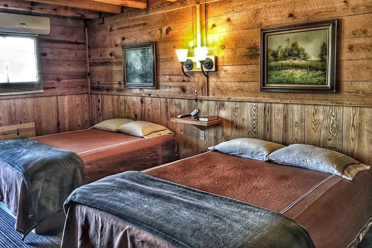 Standard Room, 2 Queen Beds | Free WiFi