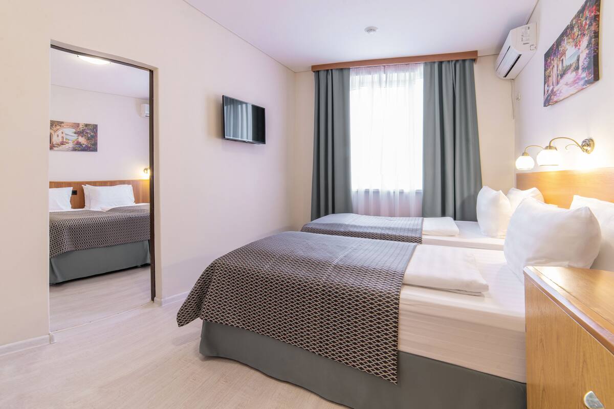 Bureau, chambres insonorisées, Wi-Fi gratuit