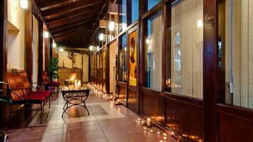 Turkiskt bad/hamam, kroppsbehandlingar, hydroterapi och aromaterapi