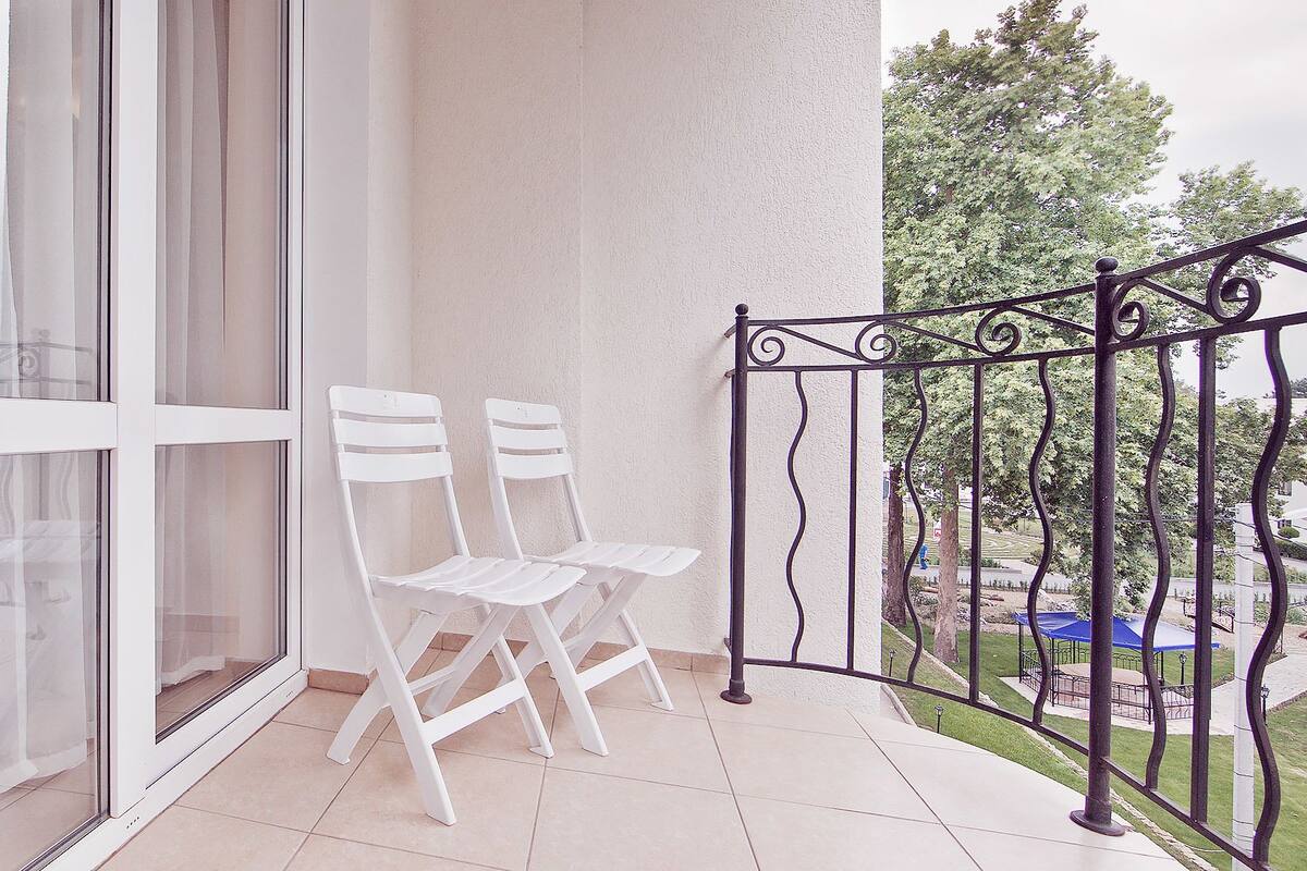 Bureau, chambres insonorisées, Wi-Fi gratuit