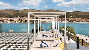 Outdoor pool - Brown Beach House (Trogir)