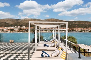 Outdoor pool - Brown Beach House (Trogir)