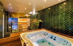 Shower - Brown Beach House (Trogir)