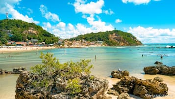 Una playa cerca