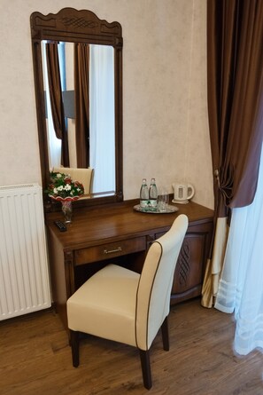 Junior Suite | Room amenity - Guest House Inn Lviv (Lviv)